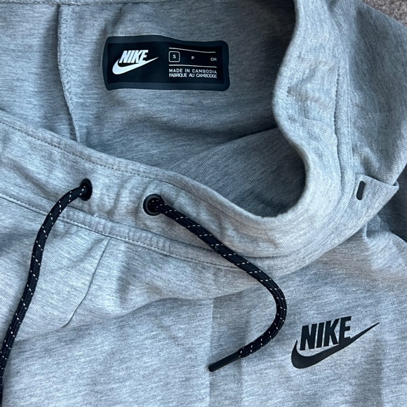 Nike Tech Fleece Sweatpants - Picture 2 of 2